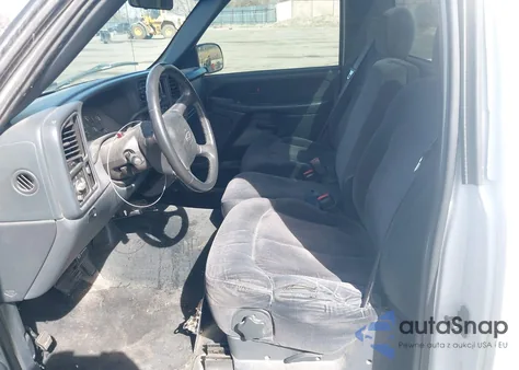 2000 Chevrolet Silverado 1500 Ls z USA, uszkodzony, nr VIN 1GCEC14VXYE112750